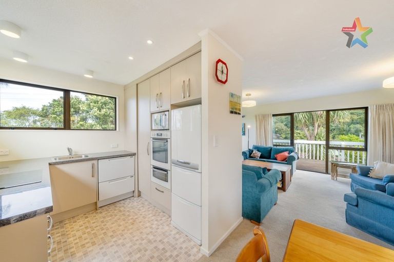 Photo of property in 42 Matuhi Street, Tirohanga, Lower Hutt, 5010