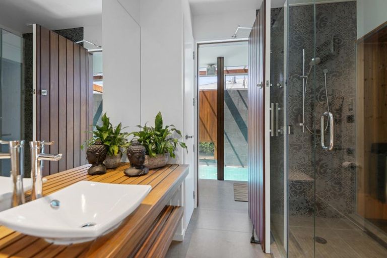 Photo of property in 53 Hawthorne Street, Strowan, Christchurch, 8052