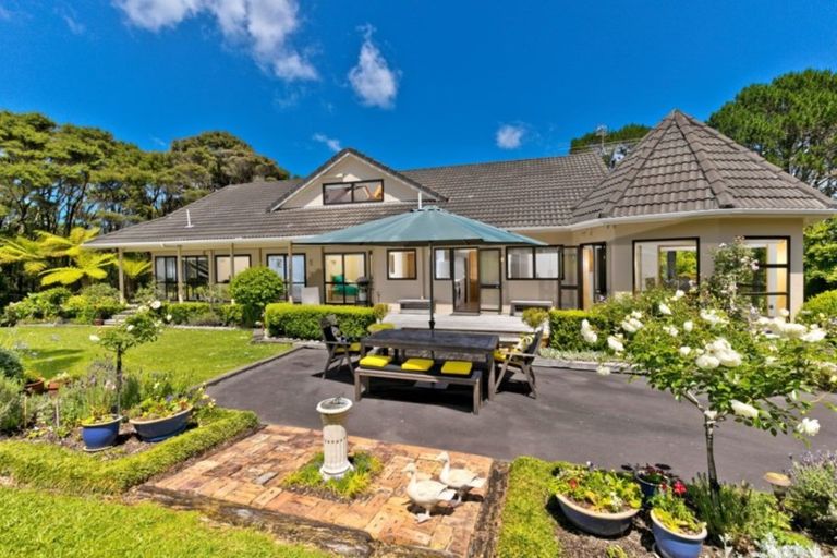 Photo of property in 5 Emily Lane, Greenhithe, Auckland, 0632