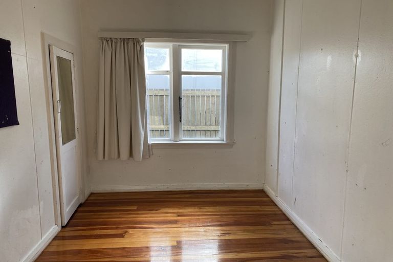 Photo of property in 33 Aperahama Street, Paekakariki, 5034