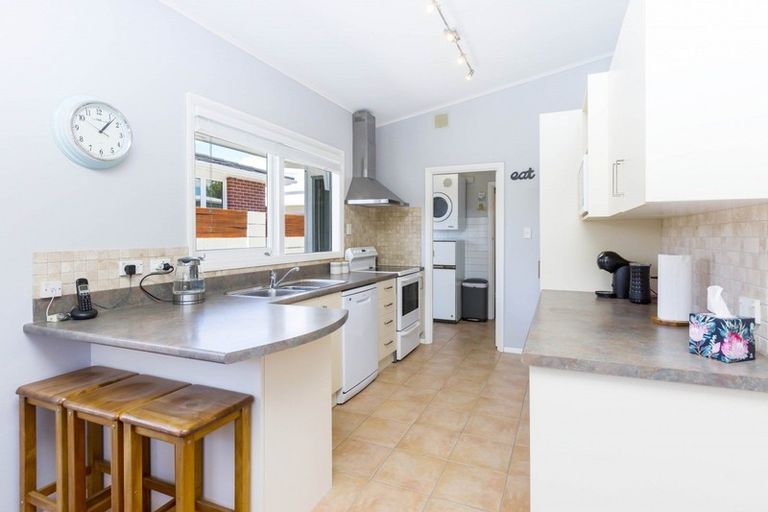 Photo of property in 17 Kiwi Street, Heretaunga, Upper Hutt, 5018