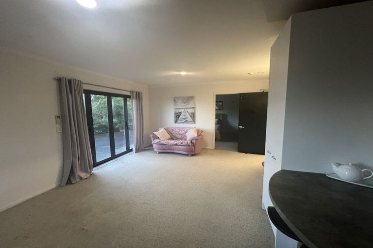 Photo of property in 65 Roberts Road, Matakatia, Whangaparaoa, 0930