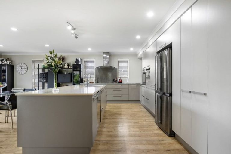 Photo of property in 10 Devon Crescent, Darfield, 7510