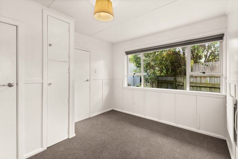 Photo of property in 16 Hammond Road, Taradale, Napier, 4112