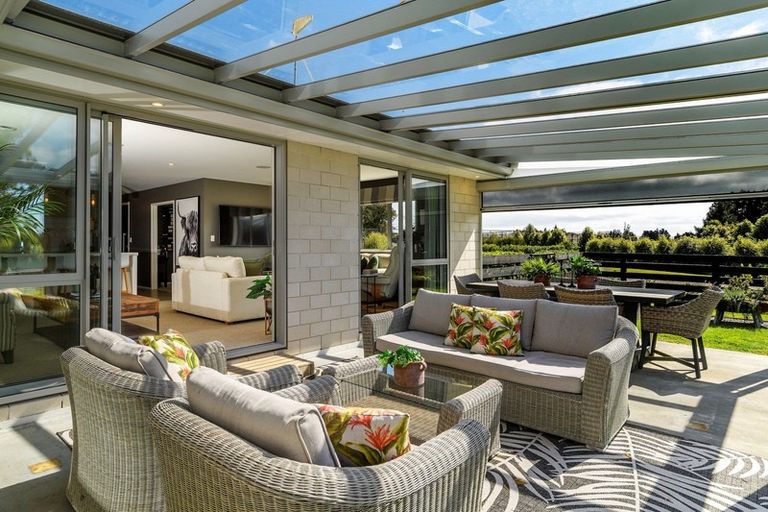 Photo of property in 12 Sarona Park Drive, Omanawa, Tauranga, 3171