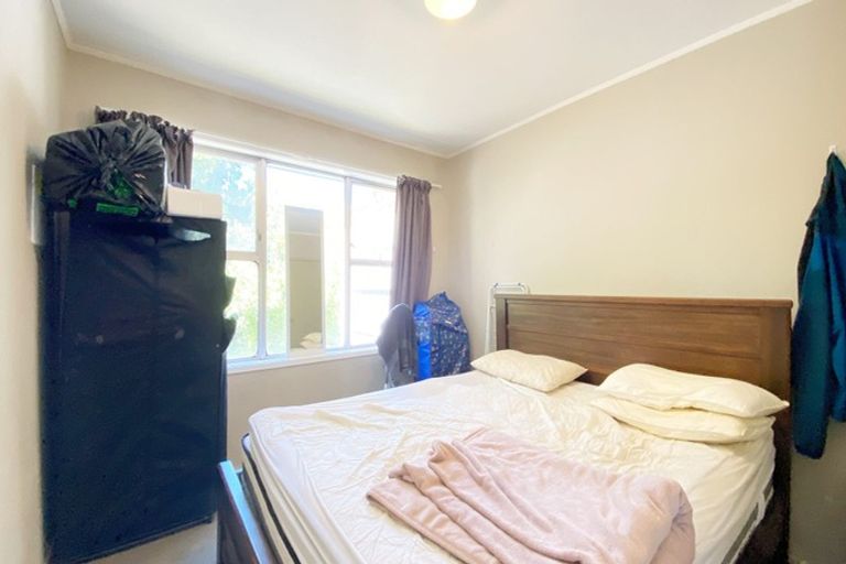 Photo of property in 2/4173a Great North Road, Glen Eden, Auckland, 0602