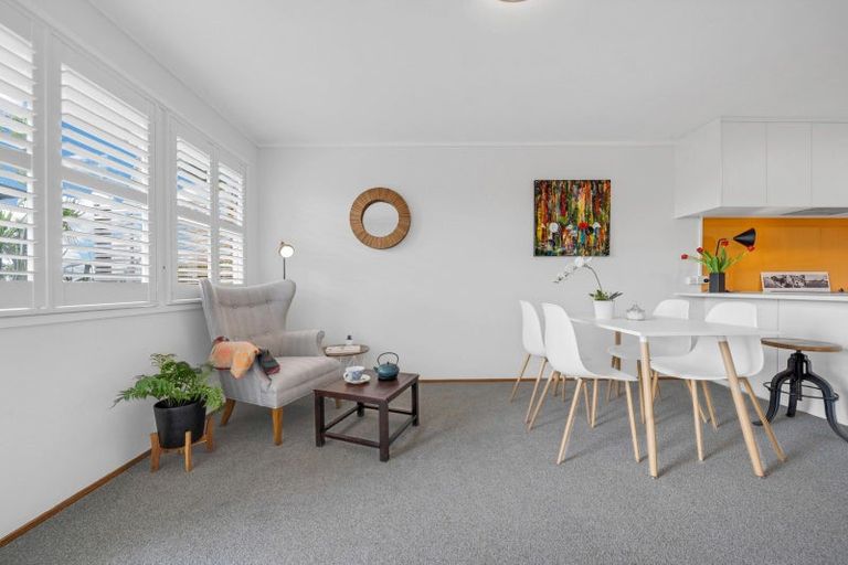 Photo of property in 3/14a Albert Road, Devonport, Auckland, 0624