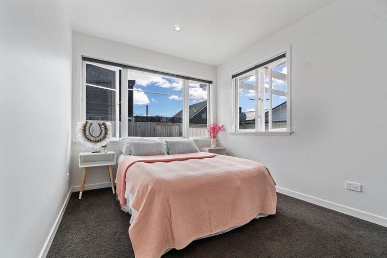 Photo of property in 16a Fairfax Avenue, Northcote, Auckland, 0627