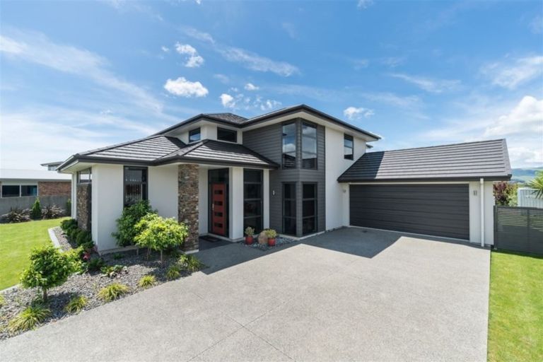Photo of property in 34 Rodeo Drive, Kelvin Grove, Palmerston North, 4414