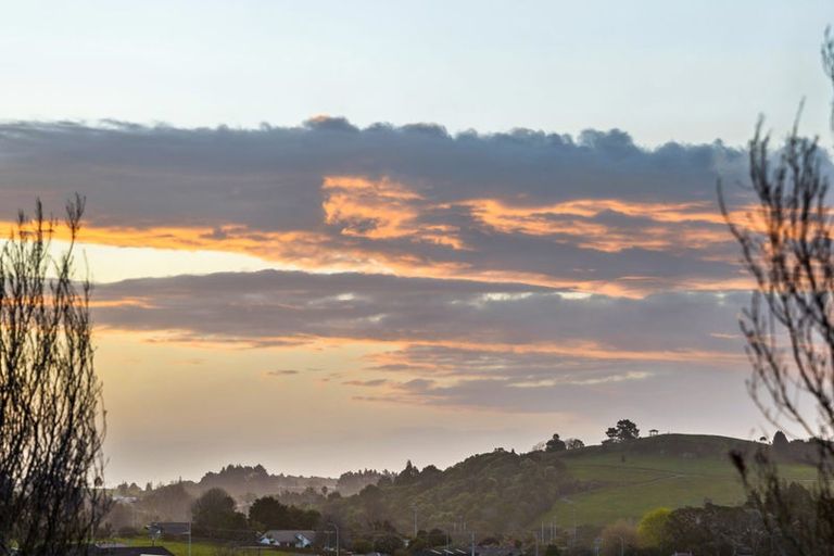 Photo of property in 6 Woolshed Lane, Pukekohe, 2120