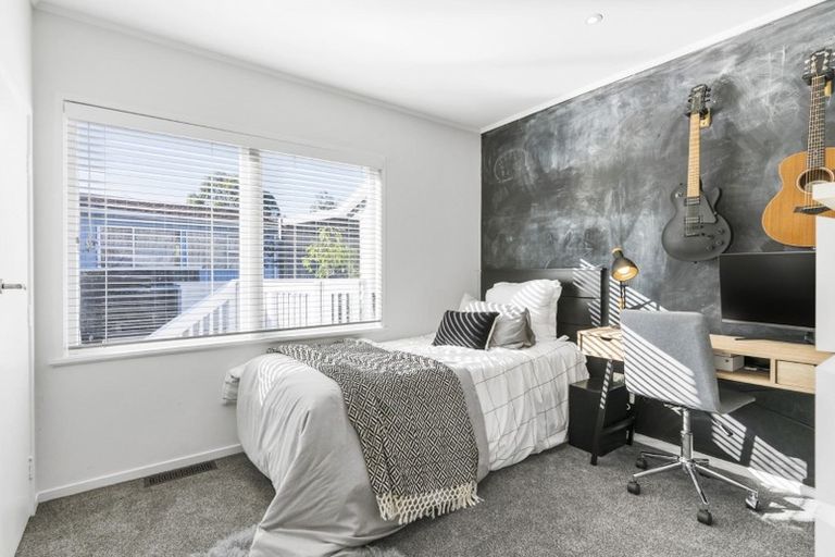 Photo of property in 13 Keldale Place, Forrest Hill, Auckland, 0620