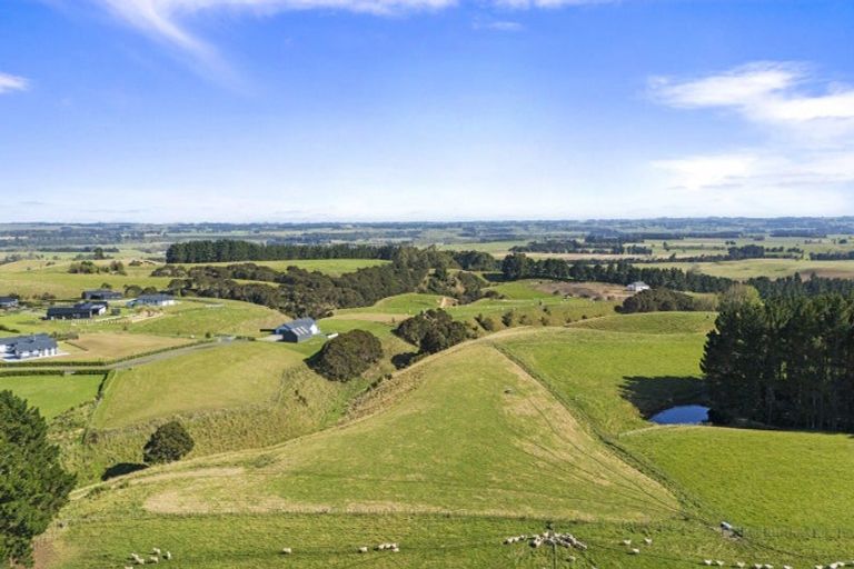 Photo of property in 80 View Road, Halcombe, 4779