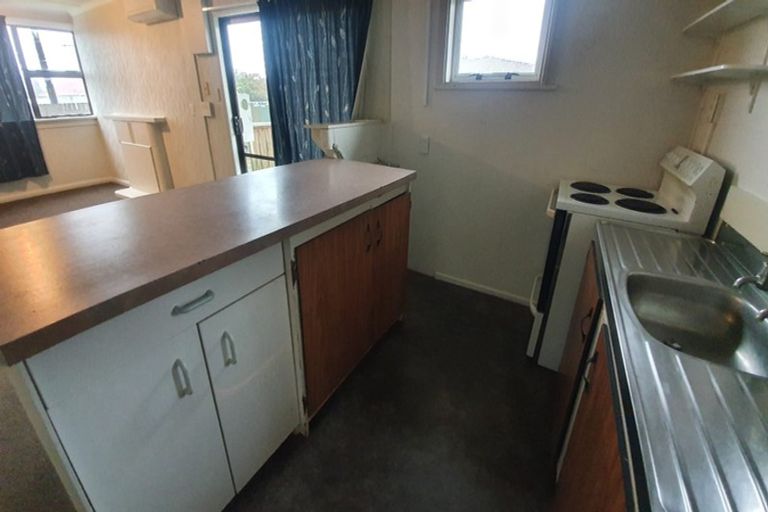 Photo of property in 28 Tarahua Road, Vogeltown, New Plymouth, 4310