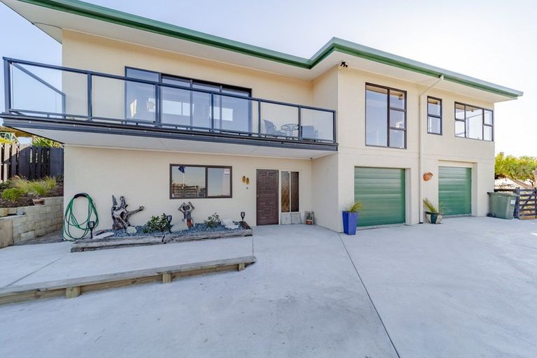 Photo of property in 70 Abbotsford Road, Waipawa, 4210