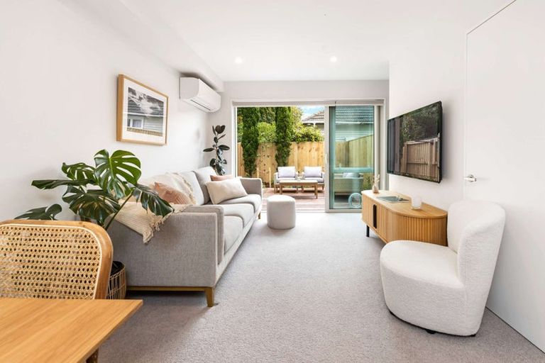 Photo of property in 3/160 Hills Road, Edgeware, Christchurch, 8013