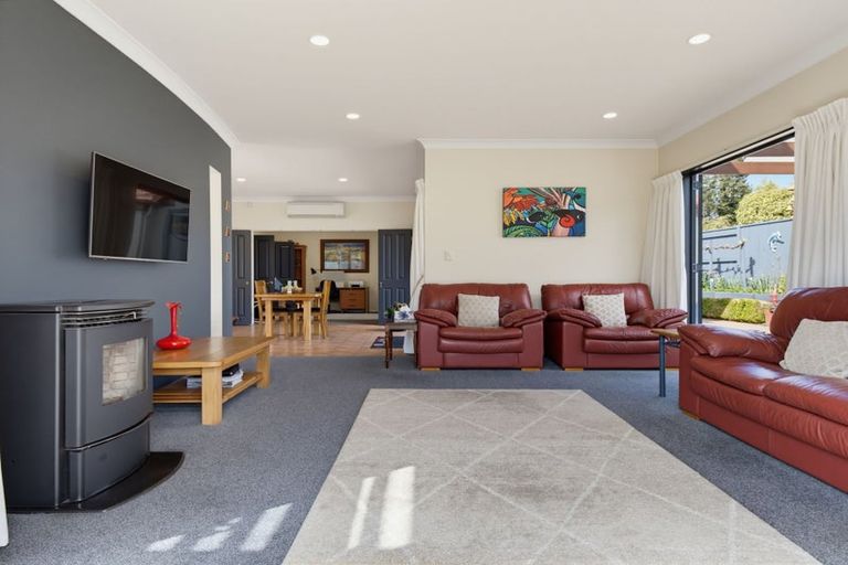 Photo of property in 15 Edward Payton Grove, Pukehangi, Rotorua, 3015