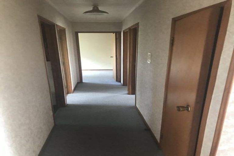 Photo of property in 2/24 Tango Place, Henderson, Auckland, 0610