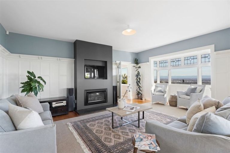 Photo of property in 148 Hackthorne Road, Cashmere, Christchurch, 8022