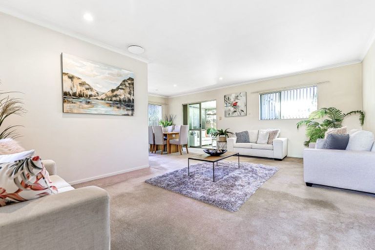 Photo of property in 2/38 Sandwich Road, St Andrews, Hamilton, 3200