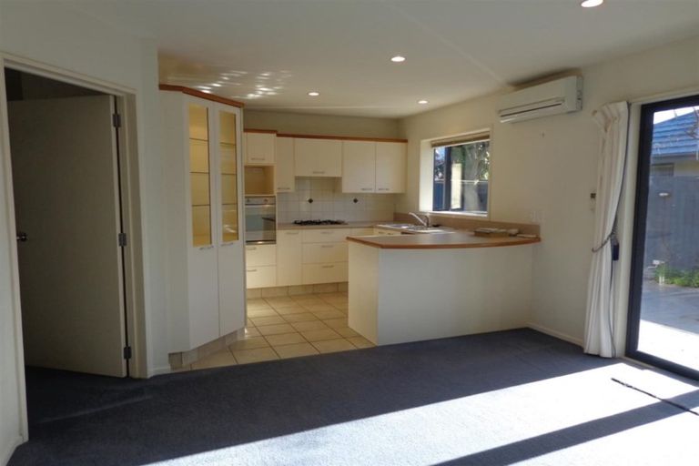 Photo of property in 30a Peer Street, Upper Riccarton, Christchurch, 8041