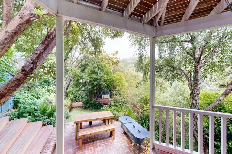 Photo of property in 31 Maarama Crescent, Aro Valley, Wellington, 6021