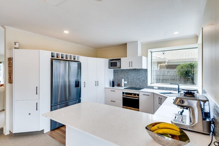 Photo of property in 219 Mcleod Street, Camberley, Hastings, 4120