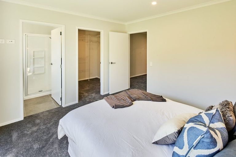 Photo of property in 5 Te Ara O Pukeko, Wainuiomata, Lower Hutt, 5014