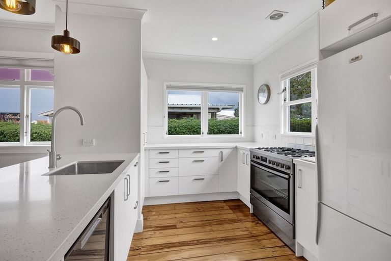 Photo of property in 211 Coronation Avenue, Welbourn, New Plymouth, 4310