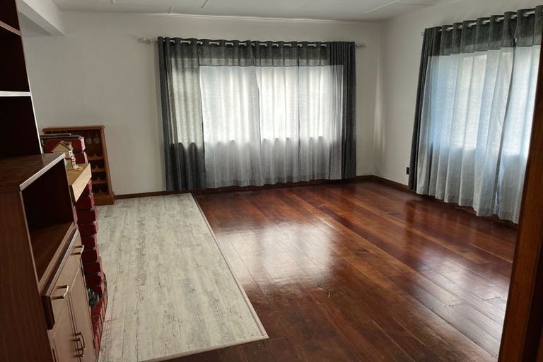 Photo of property in 129 Golf Road, Titirangi, Auckland, 0600