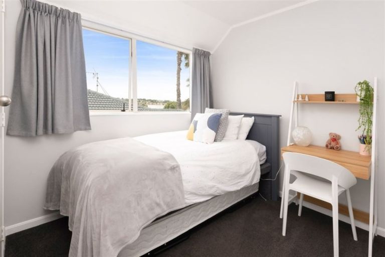 Photo of property in 1/13 Perendale Close, Somerville, Auckland, 2014