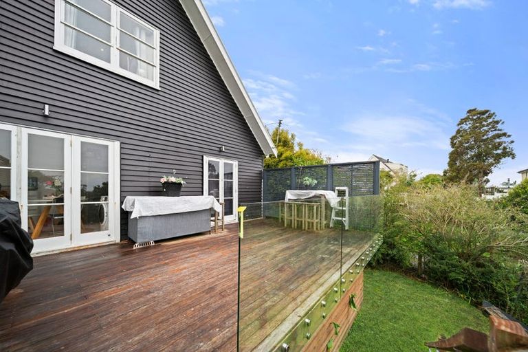 Photo of property in 121 Fairview Avenue, Fairview Heights, Auckland, 0632