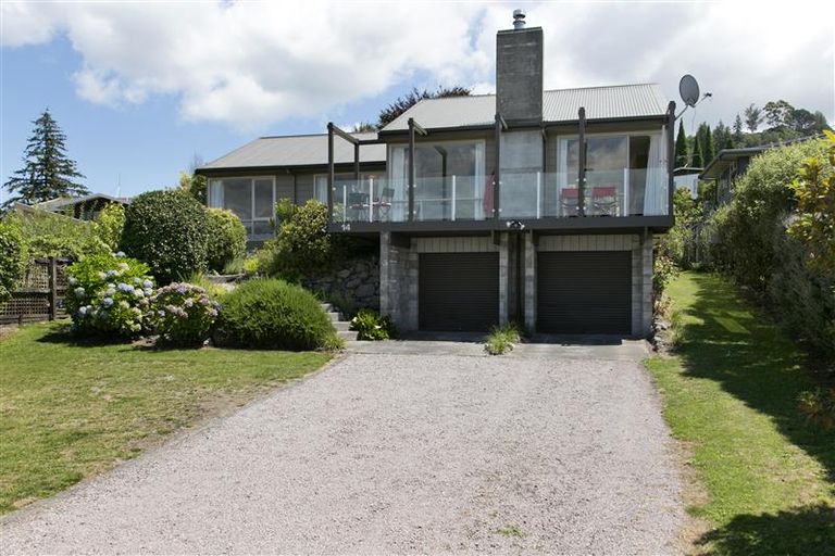 Photo of property in 14 Isobel Street, Acacia Bay, Taupo, 3330