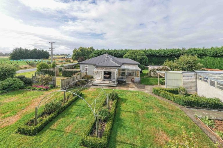 Photo of property in 15 Thornbury Waimatuku Road, Waimatuku, Riverton, 9883