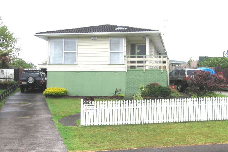 Photo of property in 108 Farquhar Road, Glendene, Auckland, 0602