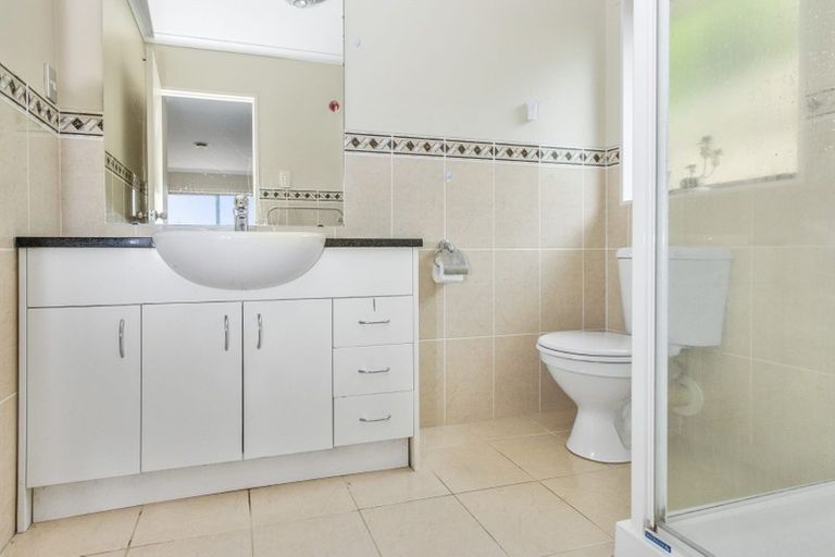 Photo of property in 22 Toledo Avenue, Henderson, Auckland, 0612