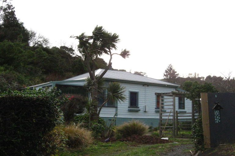 Photo of property in 1 Porterfield Street, Macandrew Bay, Dunedin, 9014