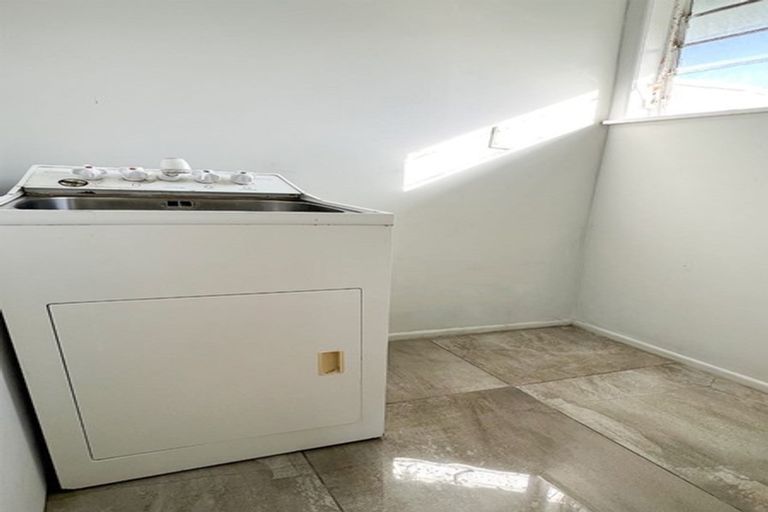 Photo of property in 22b Evans Road, Glen Eden, Auckland, 0602