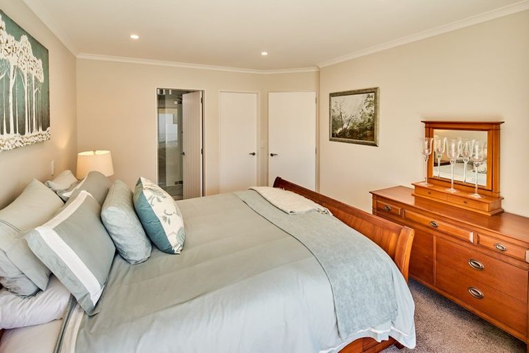 Photo of property in 14 Latimer Way, Petone, Lower Hutt, 5012