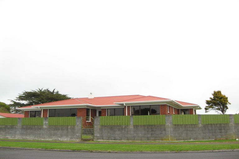 Photo of property in 131 Cracroft Street, Waitara, 4320