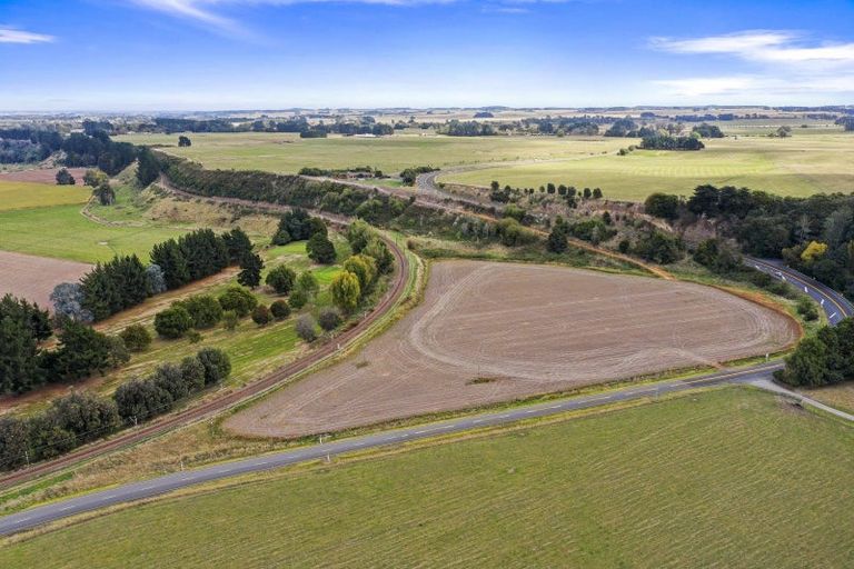 Photo of property in 70 Kakariki Road, Marton, 4787