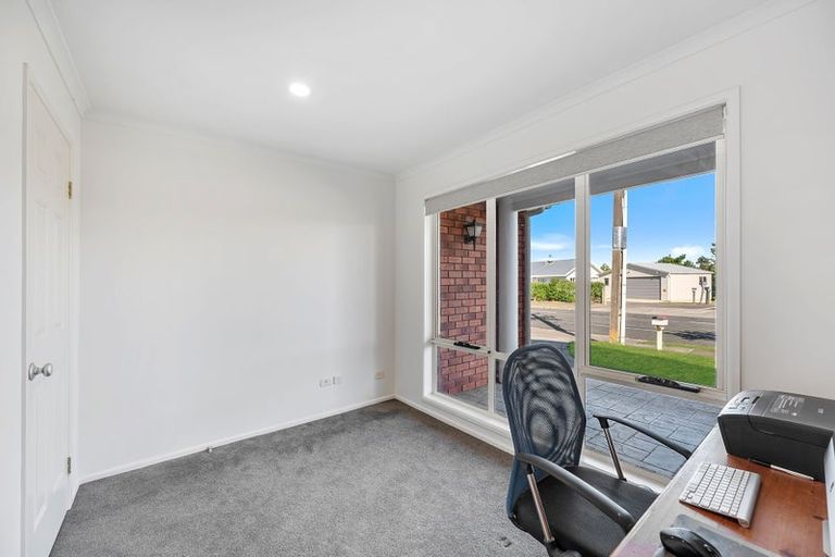 Photo of property in 28 Arataki Road, Havelock North, 4130