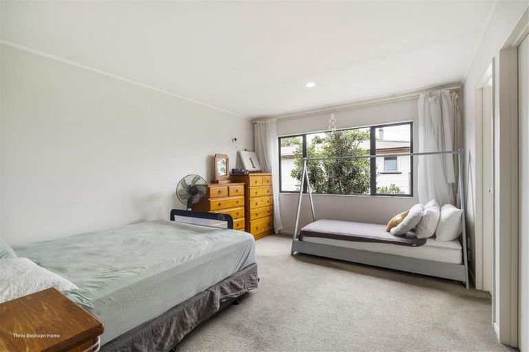 Photo of property in 51 Queen Mary Avenue, New Lynn, Auckland, 0600