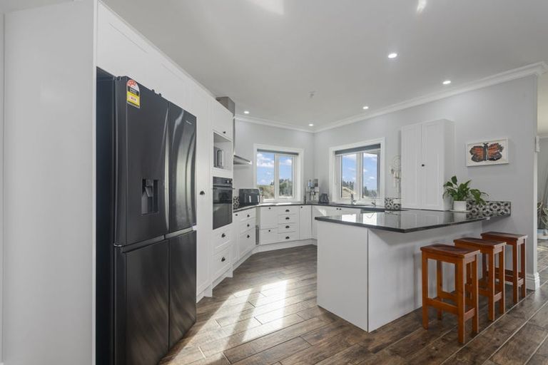 Photo of property in 52 Highland View Drive, Tokomaru, Palmerston North, 4474