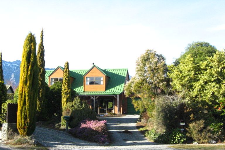 Photo of property in 8 Kelvin Place, Kelvin Heights, Queenstown, 9300