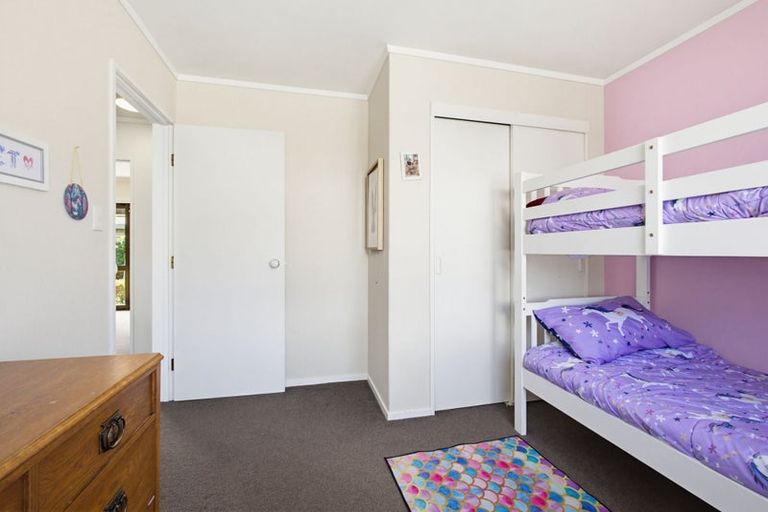 Photo of property in 6 Alan Styles Place, Greenmeadows, Napier, 4112