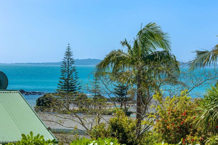 Photo of property in 44 Stratford Drive, Cable Bay, 0420