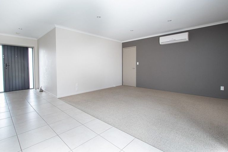 Photo of property in 5 Waltham Place, Rototuna North, Hamilton, 3210