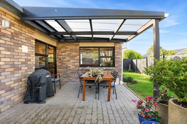 Photo of property in 67 Bowen Street, Cambridge, 3434
