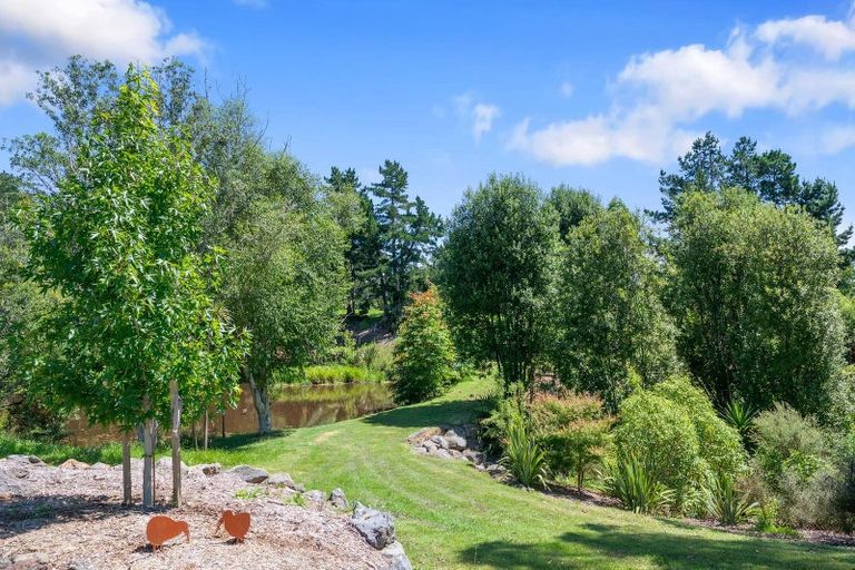 Photo of property in 44 Hardens Lane, Paremoremo, Auckland, 0632