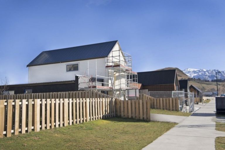 Photo of property in 28 Red Cottage Drive, Lake Hayes, Queenstown, 9304